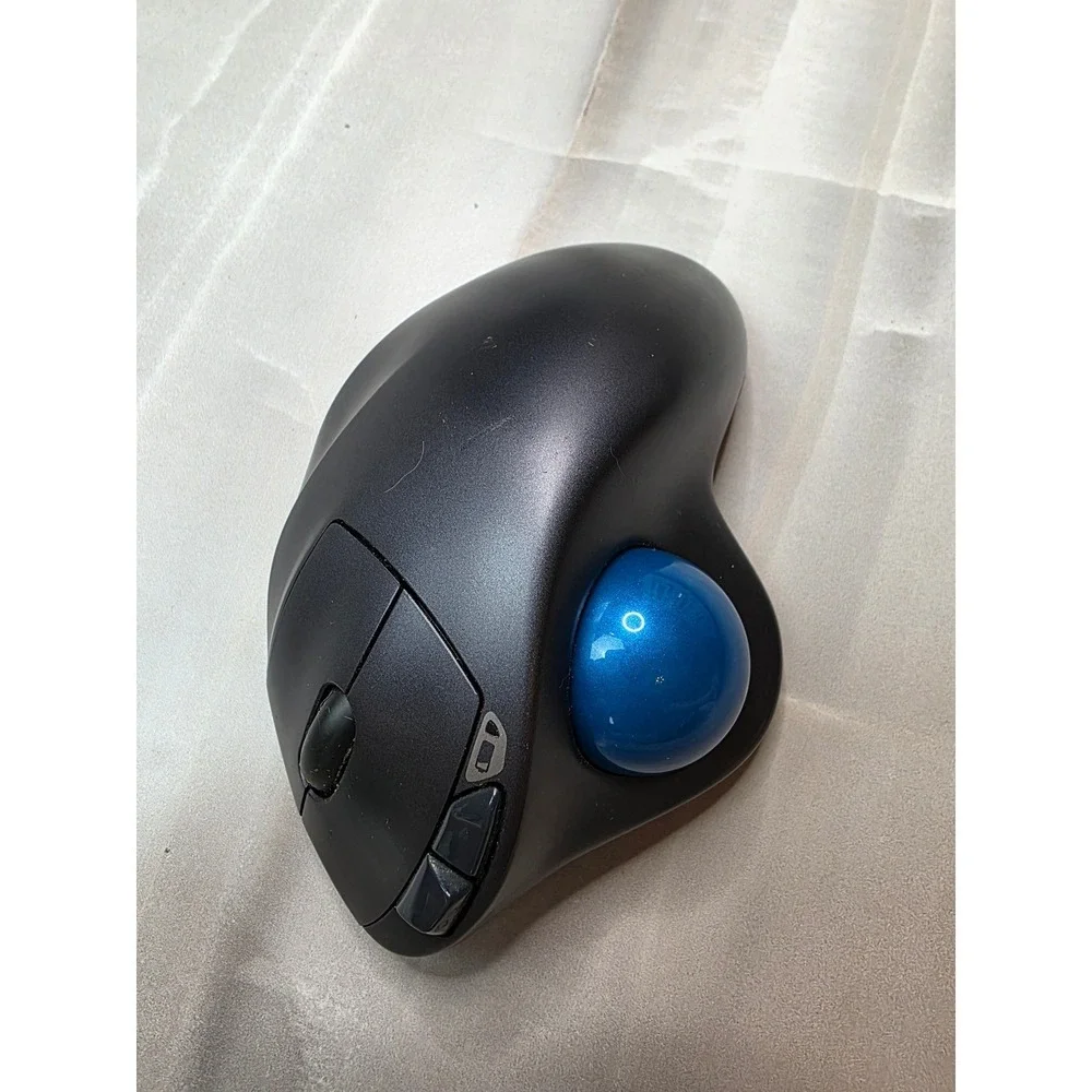 Logitech‎ M570 Wireless Trackball Mouse Ergonomic Black Blue 910-001799